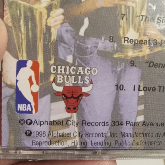 Chicago Bulls VTG 90's Greatest Hits Sampler CD 1998 NBA Champions - Picture 6 of 6
